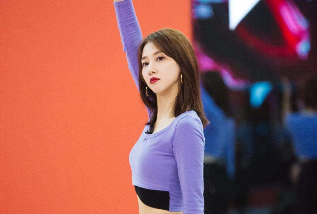 有一种“情商洼地”叫做弦子，19岁出道歌比人红，不会说话是硬伤