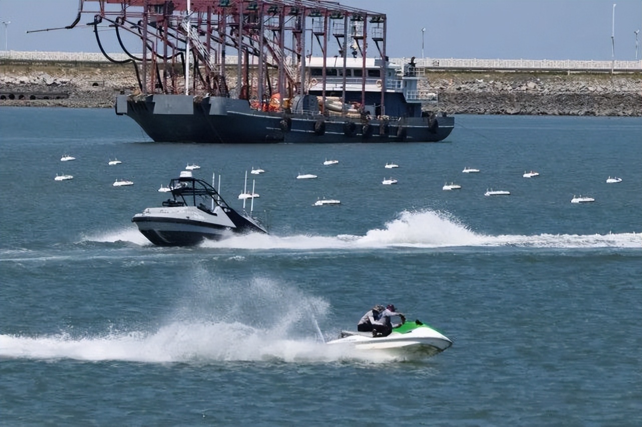 ϲѶ���й���������ͧ���������ú�������λ������������Ǳͧ����