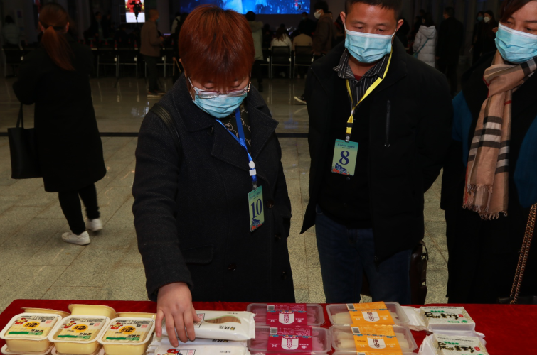 “玩美工坊”签约“豆状元”，共建新行业、新生态发展新模式