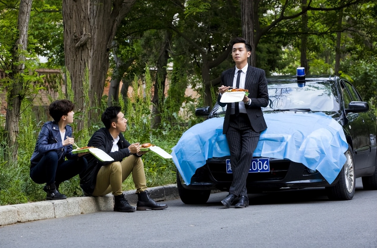 罗晋《庭外》才播2集，就有一波人想弃剧了，理由竟让人无力反驳