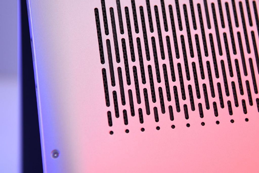 机械革命预热新款Code 01 笔记本，64GB 内存顶配版价格犀利