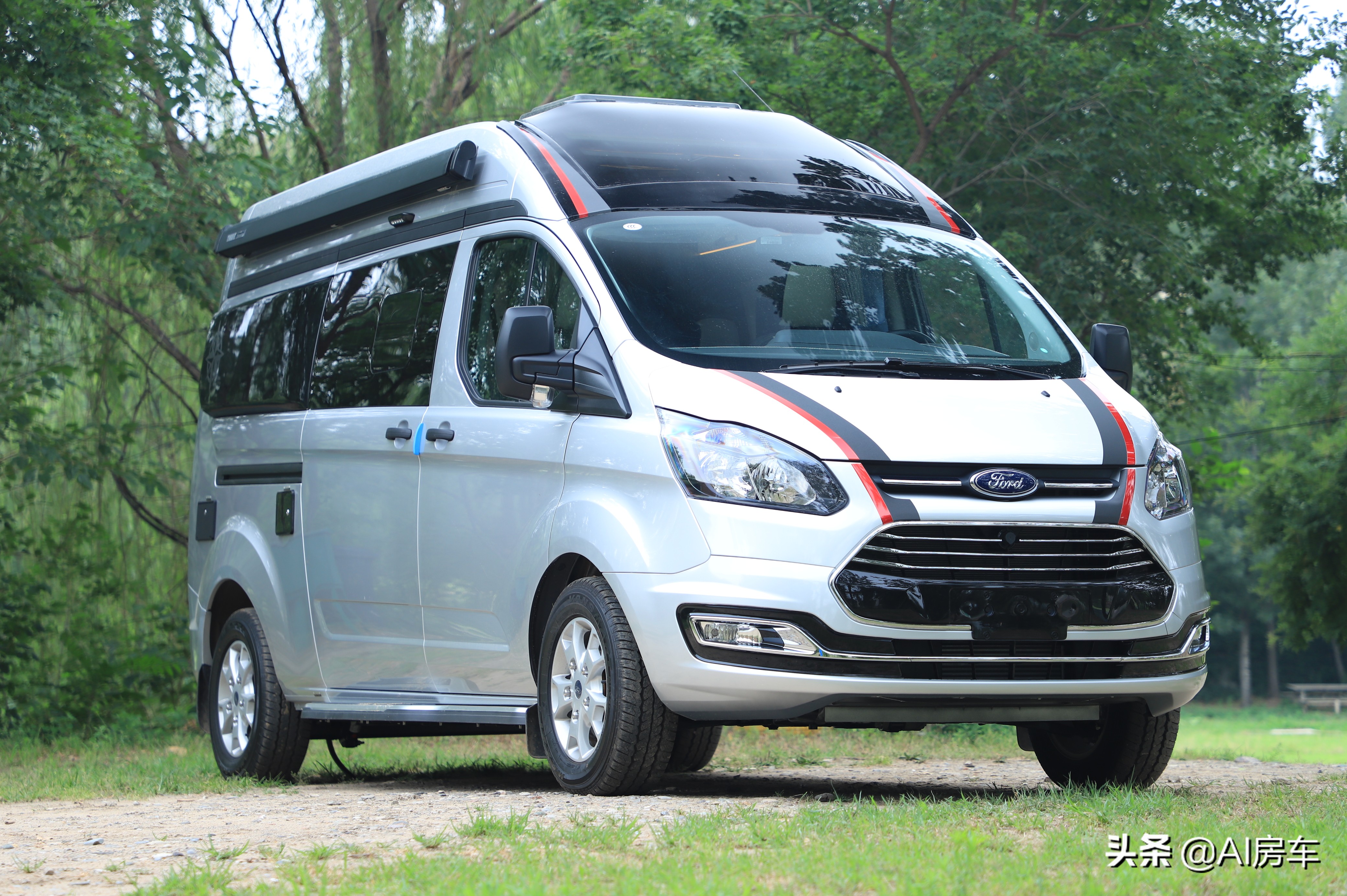 以上就是小编对于这款奇瑞瑞弗r500房车的整体介绍,对于这款房车您有