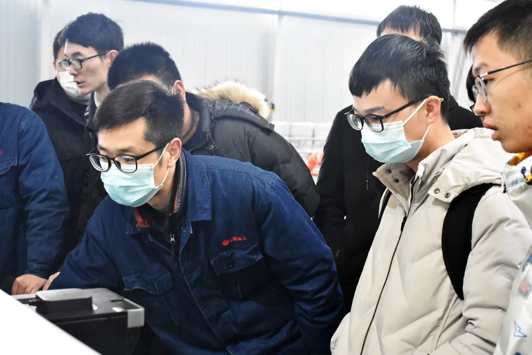 中国矿业大学机电学院机器人工程系师生莅临鑫科机器人参观学习