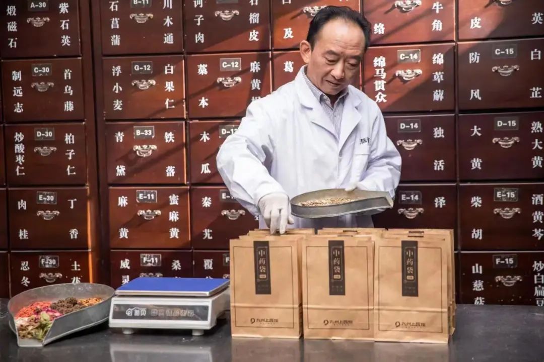 全年营收突破1200亿，九州通各业态多点开花，一季度恢复增长