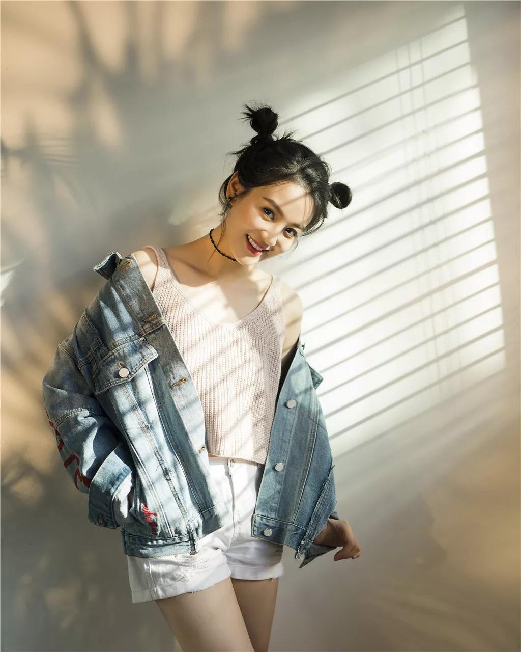 92年湖北女演员曾一萱，清新靓丽