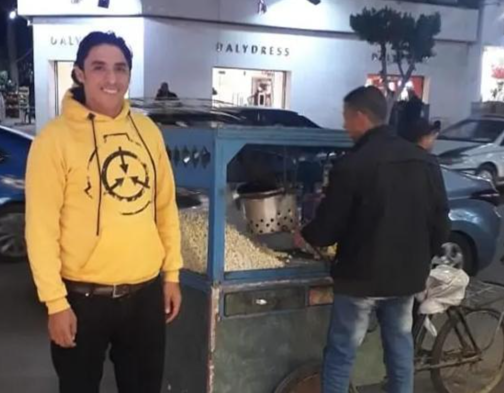 英国老奶奶爱上小50岁埃及小鲜肉，闪婚成功，英国首相回信支持