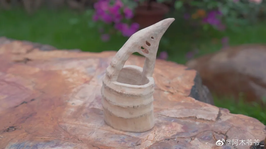 油管获赞1000万，广西大爷造出2600年前鲁班凳，千万老外大赞厉害