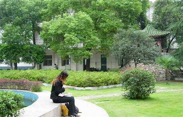 女大学生朱力亚，被黑人男友感染艾滋病：我不后悔，依然爱他