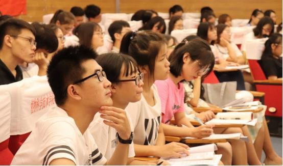 大学生入党“硬性要求”，这三点缺一不可，尽量大一申请比较好