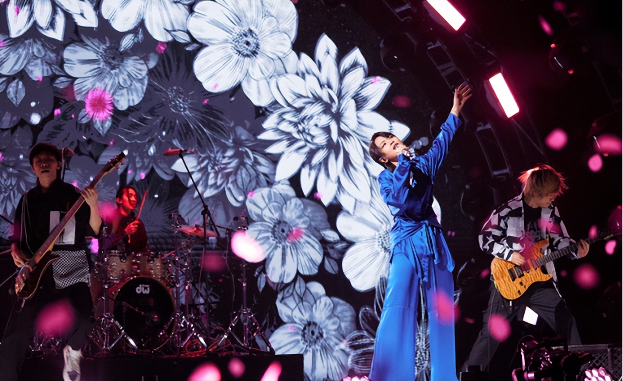 《声生不息》四公李克勤对战毛不易、曾比特，集体合唱《红日》