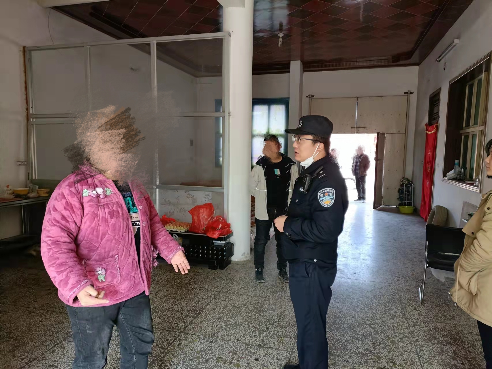 富平县公安局张桥派出所成功化解一起劳务纠纷