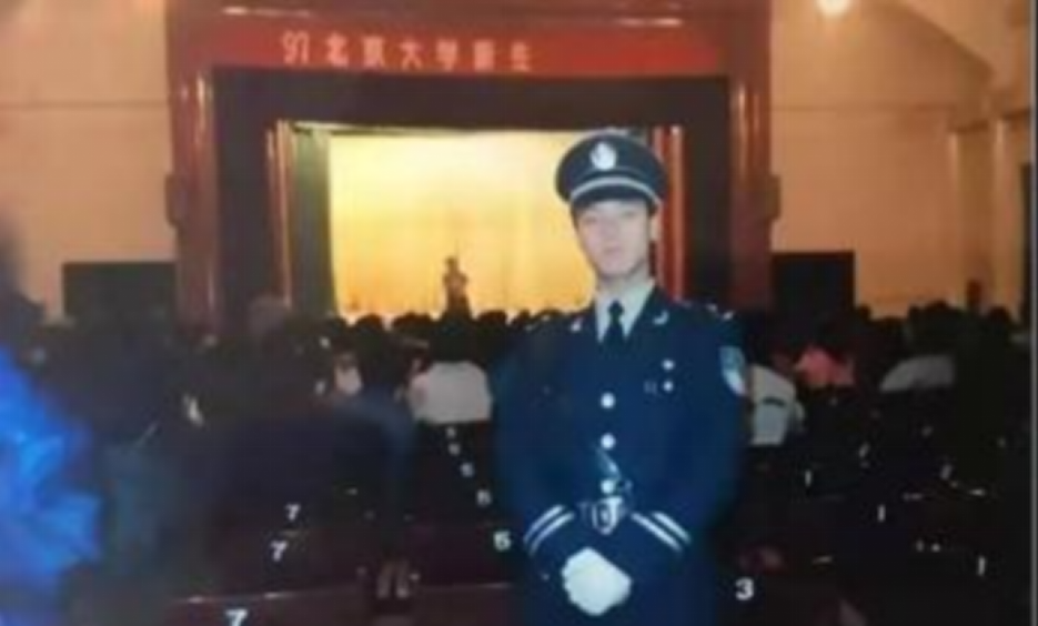 张俊成：北大保安自考第一人，从保安到校长，他已育人无数