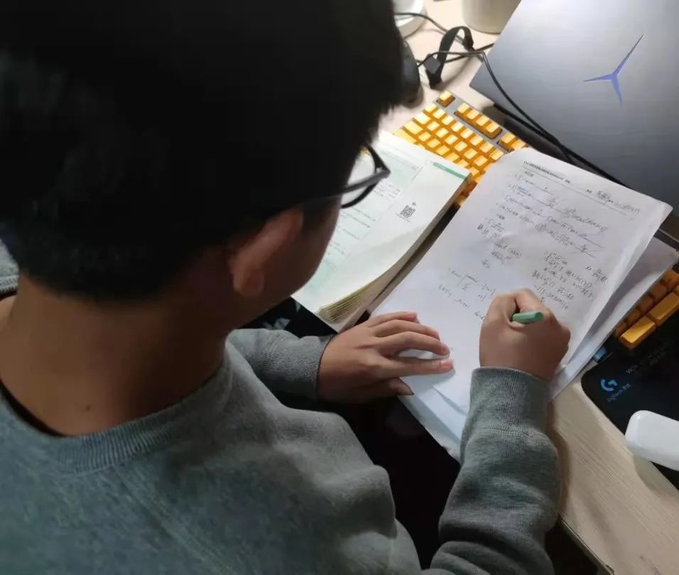 温书迎考 人工智能学院2021级电信类4班开展 期末诚信考试 主题班会