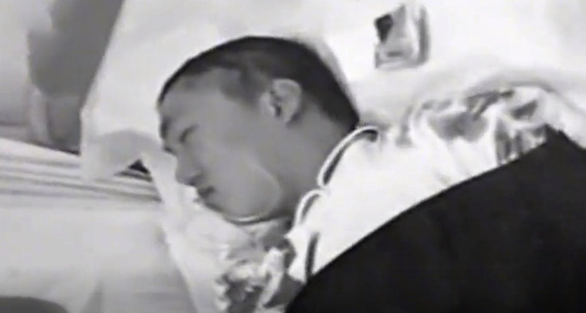 2011年高三学生与富二代发生摩擦，被砍身亡，对方母亲：我有钱