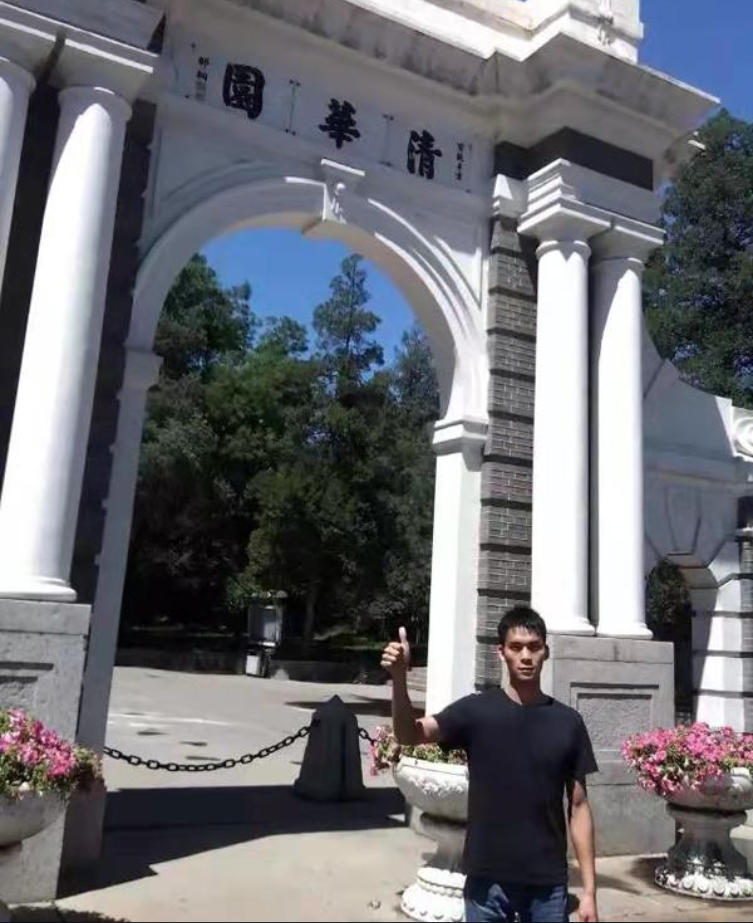 “高考钉子户”唐尚珺：复读12年只为上清华，33岁的他还要再战