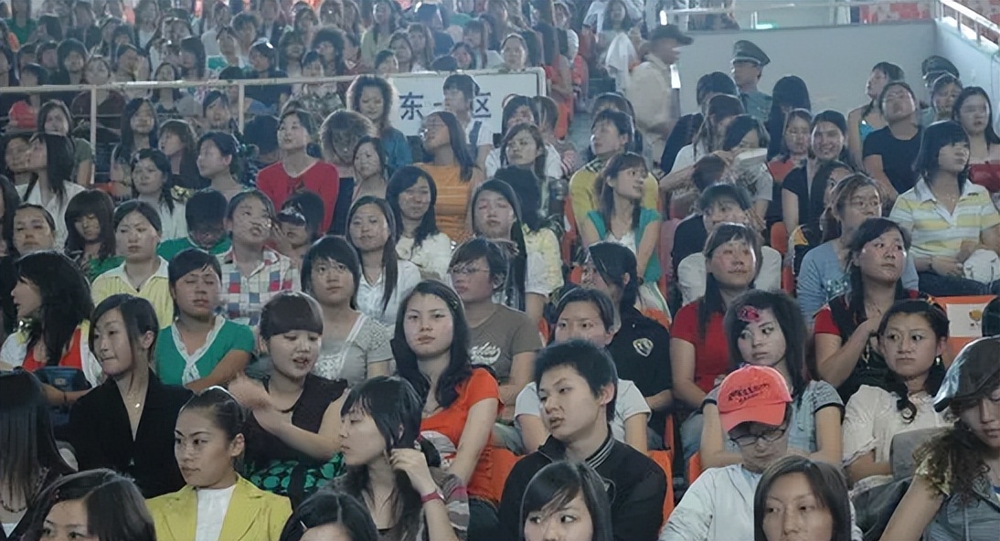 谁身边还没个参加过《超级女声》的朋友