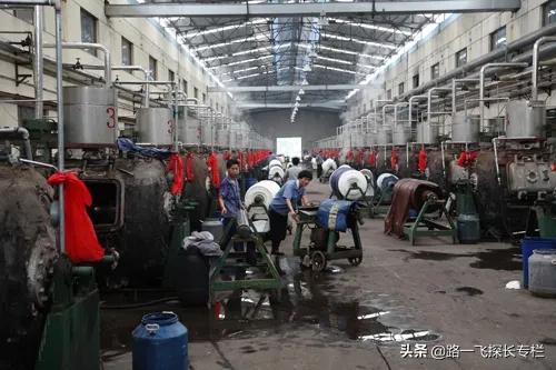 顺丰王卫：向父亲借10万发家钱，赚千亿身价，妻子买别墅从不手软