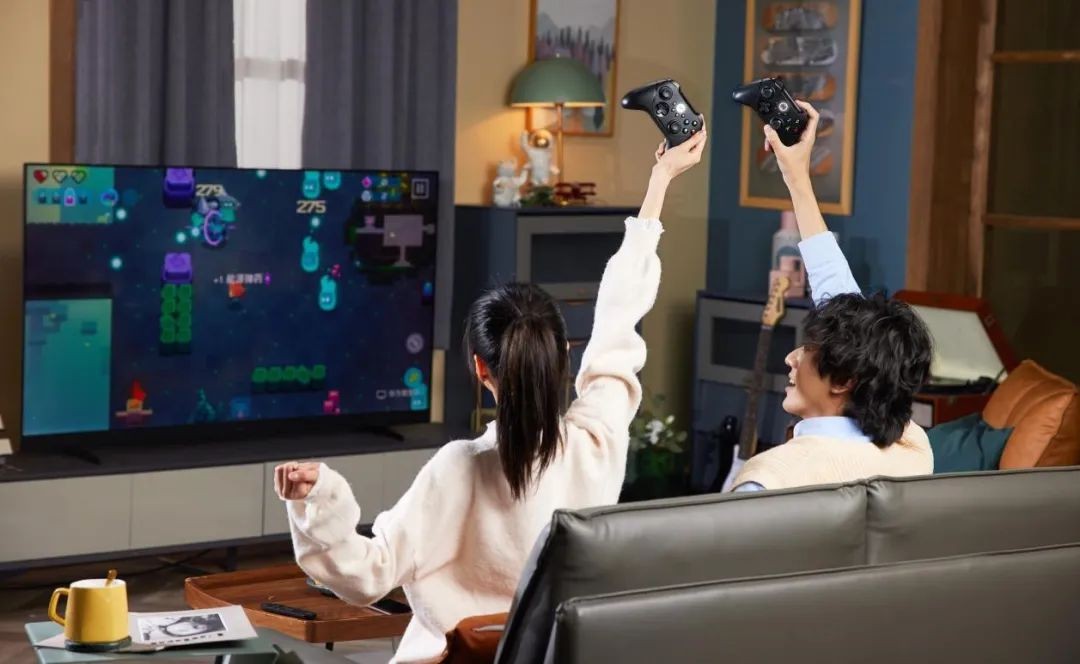 大屏娱乐也能电竞级 华为智慧屏开启与游戏手柄跨领域合作