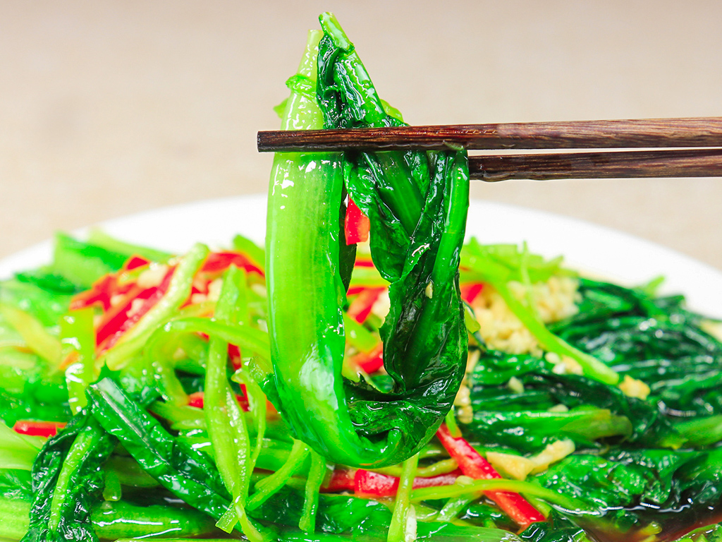 5月中老年人必吃的5種“穩壓菜”，被稱“綠色黃金”，常吃身體好