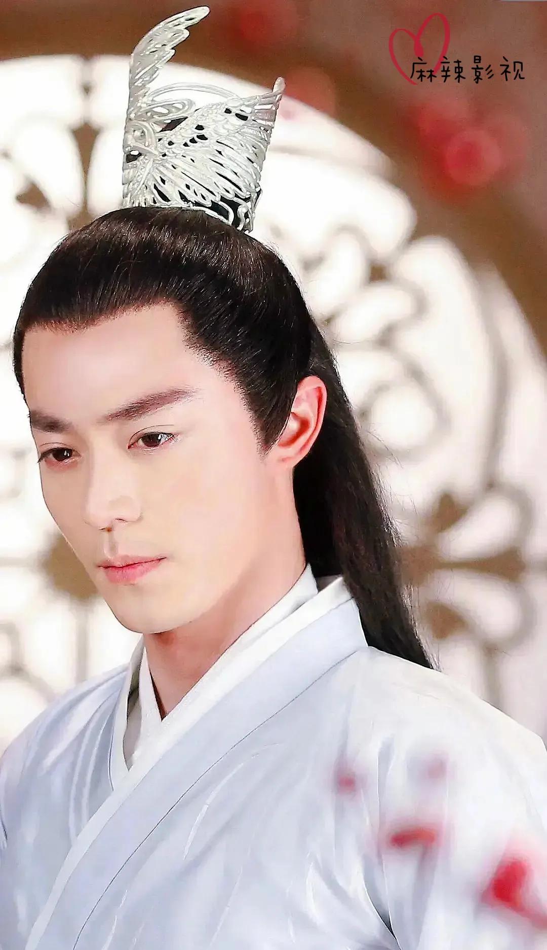 郑爽真的拍了一部电影版《花千骨》吗？