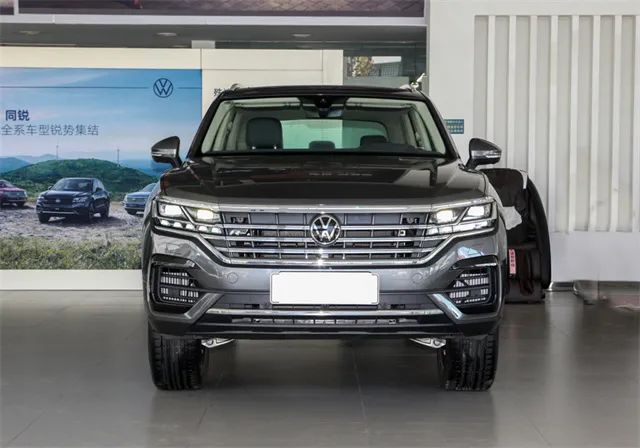 车300：卡宴、添越同源，带托森差速器，比X5便宜10万却无人问津