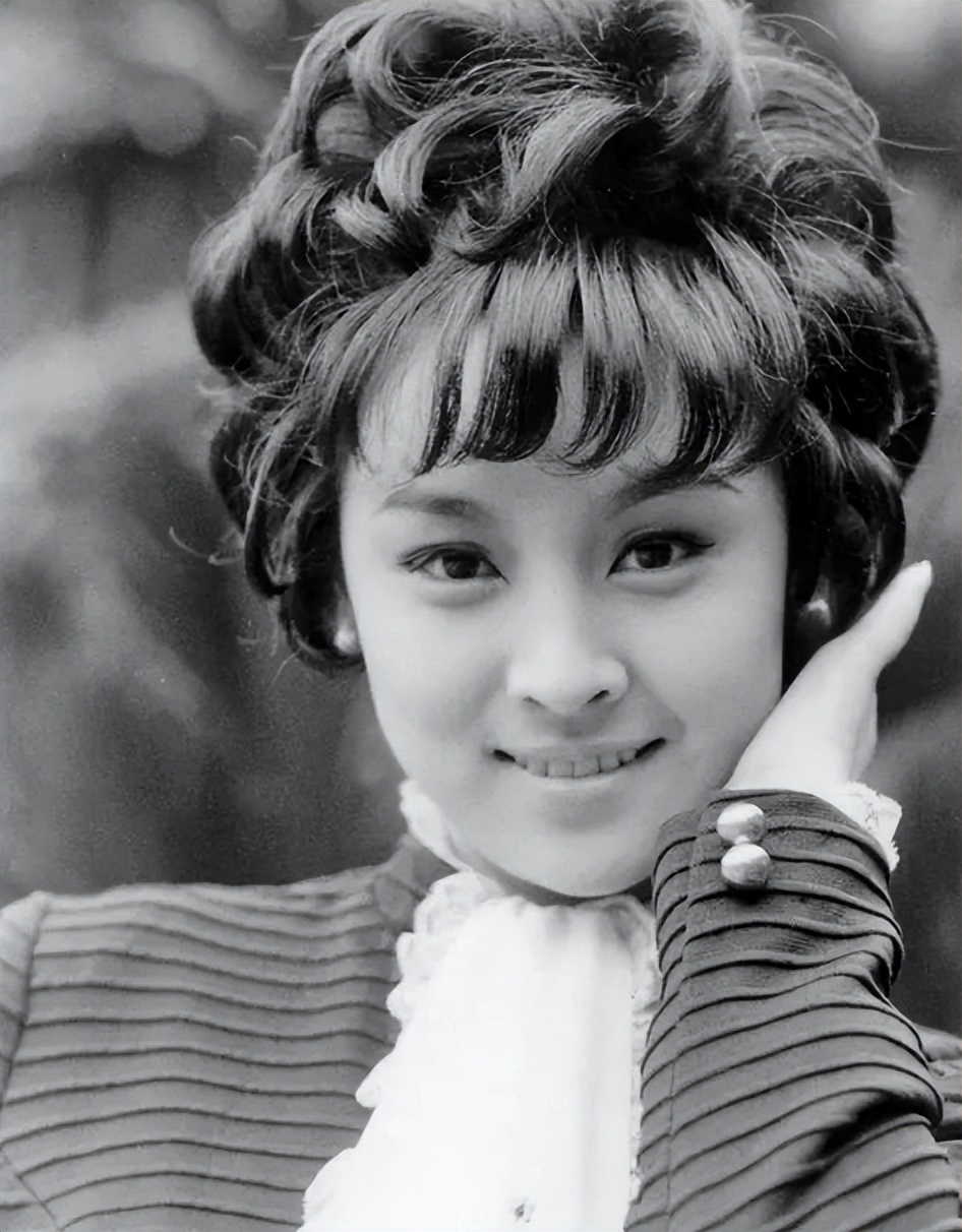 甄珍:离婚46年,依然能让前夫谢贤念念不忘,她到底有啥魅力