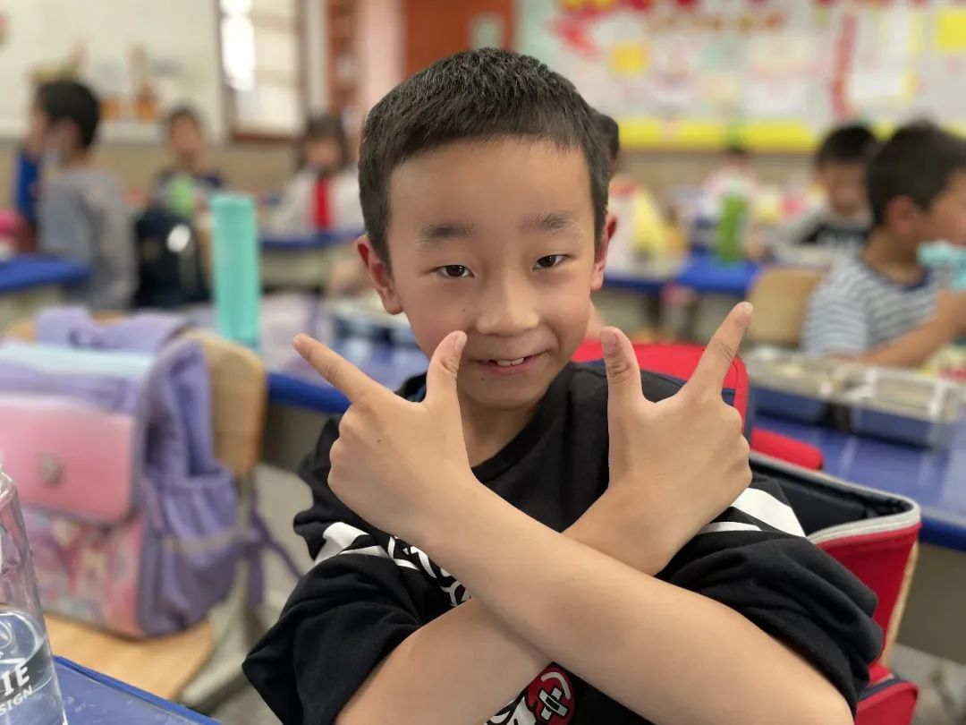 夏花灿烂 定格微笑｜成都高新区中和小学用微笑迎接每一天