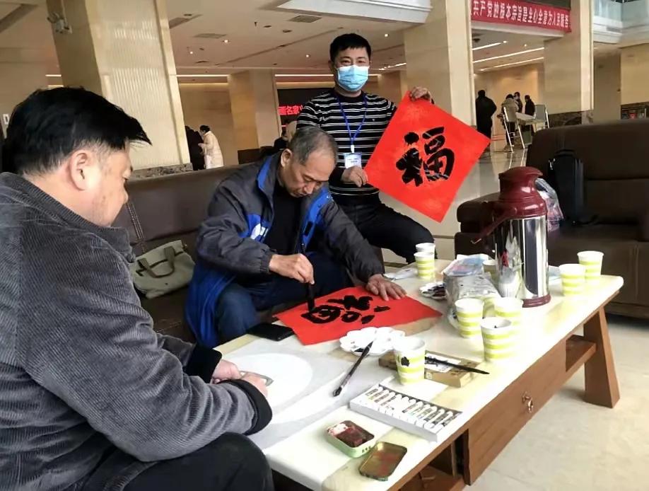 安阳市书法家协会：义写春联送祝福 墨香凝心助抗疫