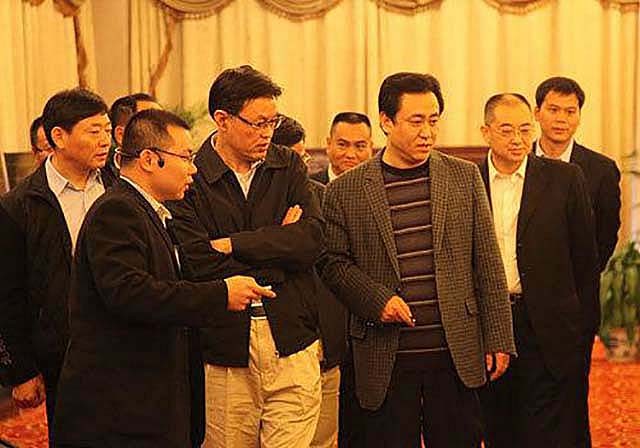 老师给小伙20元学费，40年后他发现恩师贷款买房：把买房费用全免