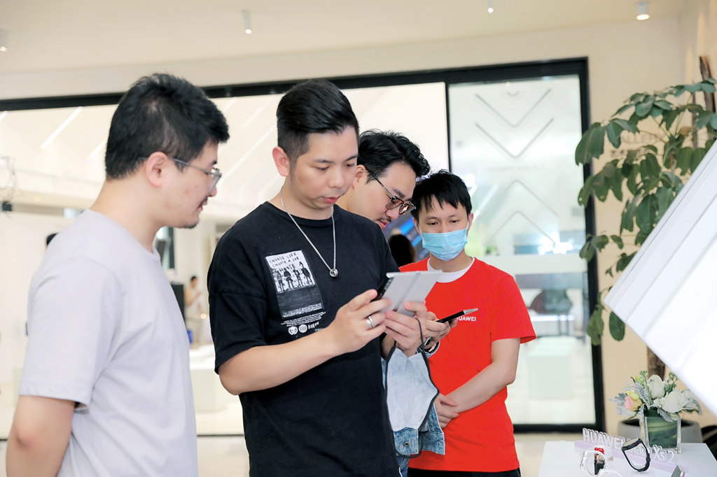 HUAWEI Mate Xs 2品鉴会落地美丽渝中