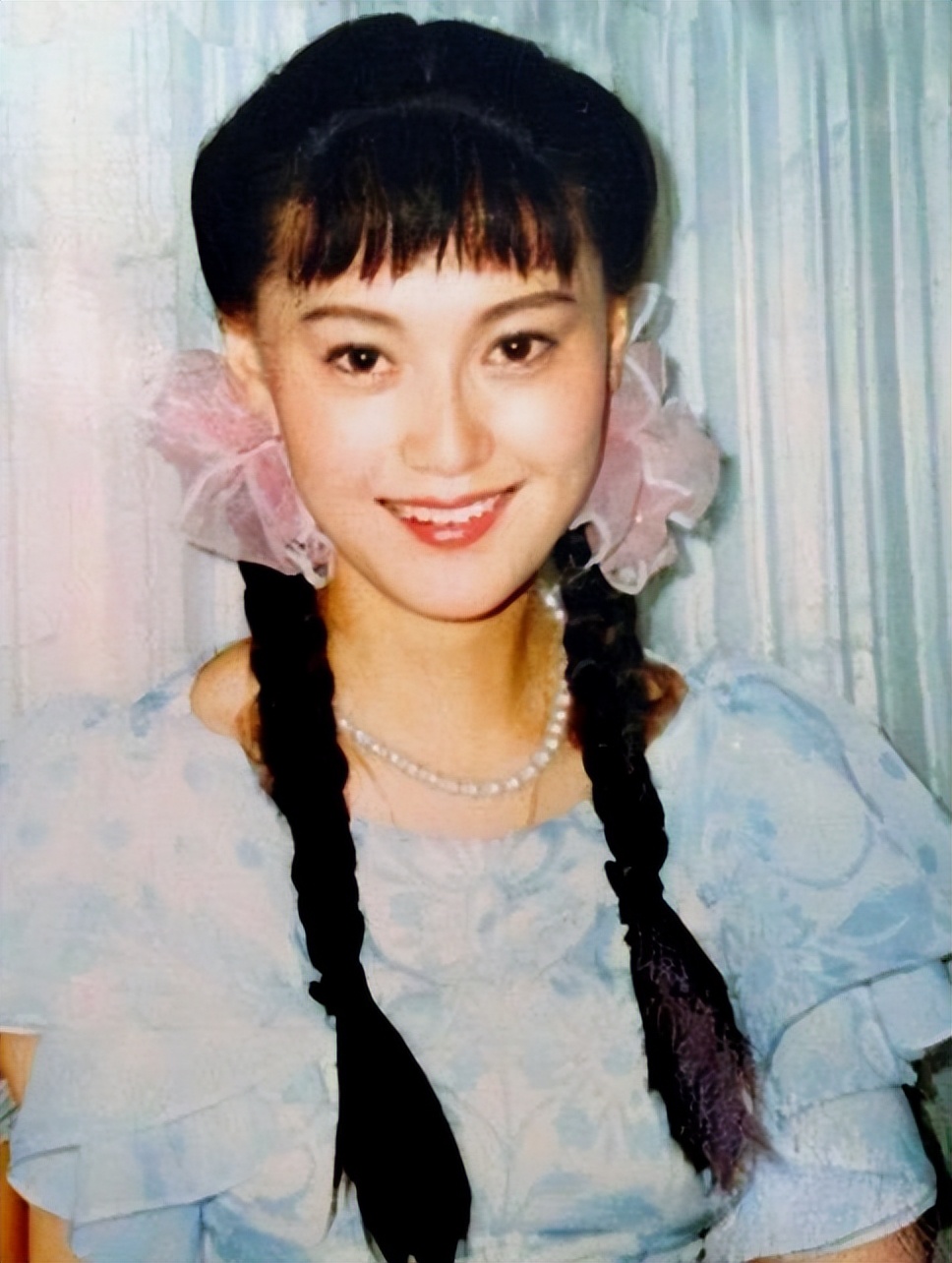 8位挂历女神：巩俐华贵、周迅灵动、瞿颖最奔放，谁是你心中第一