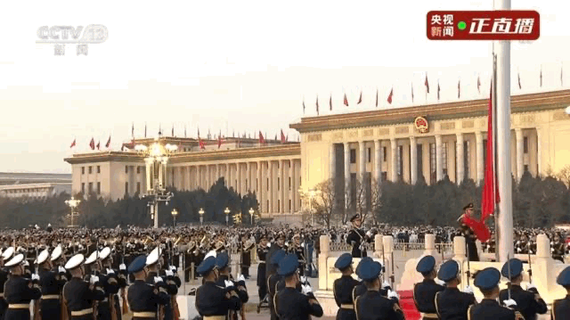祝福祖国，繁荣昌盛！天安门广场新年首场升旗仪式现场直击——