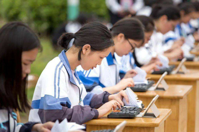 上职高就是没前途？北大教授一针见血地回答，戳痛了多少家长的心