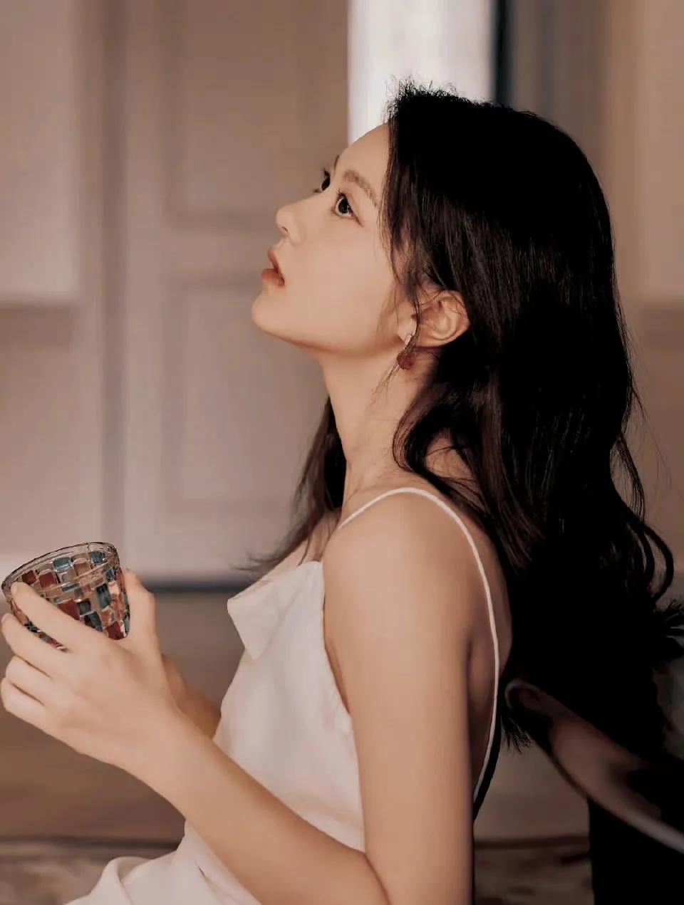 肖战 热巴 千玺 杨幂 龚俊 赵丽颖 杨紫 王一博 任嘉伦 鹿晗 成毅 檀健次 陈晓