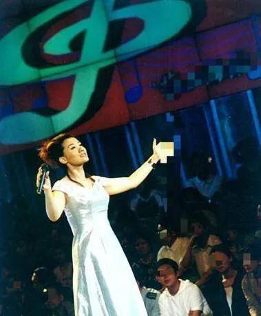 青歌赛“魔咒”：那些天才级的冠军，后来有几人还留在歌坛？