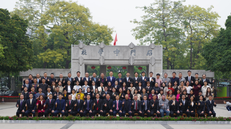 石门中学，梦想之门！来这里感受青春力量，实现人生梦想