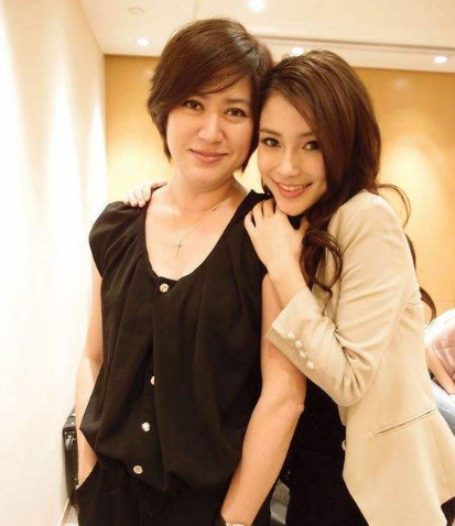 Angelababy:小嫩模变成大明星,4年赚12亿,黄晓明为她做了嫁衣