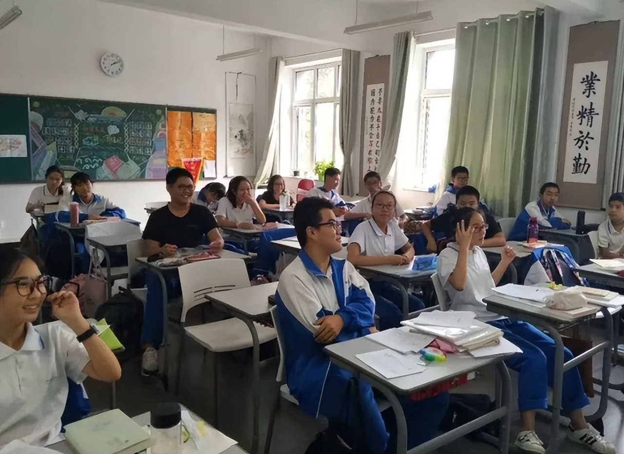 学生高考前，家长要告诉孩子“3句话”，减压还能助高考一臂之力