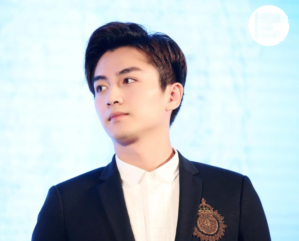 继刘昊然上岸以后，“体制内男友”再添一人，陈晓的身份惹人关注