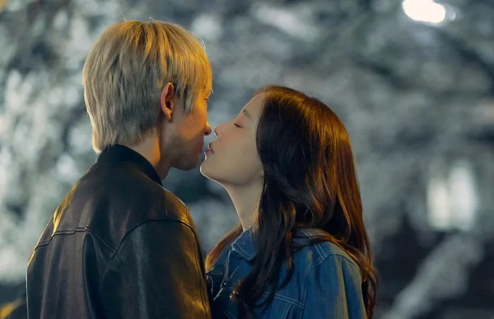 韩剧《恶之花》：用新身份生活后，他发现了自己重拾爱的能力