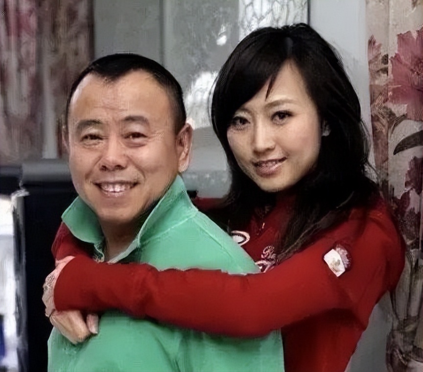 父亲是歪瓜裂枣，女儿却貌美如花？这10位星二代的长相好奇妙