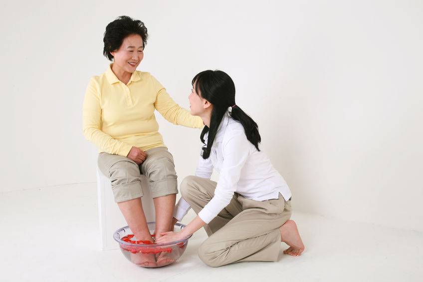 坚持生姜水泡脚，这4个好处或会不请自来，你不妨试试