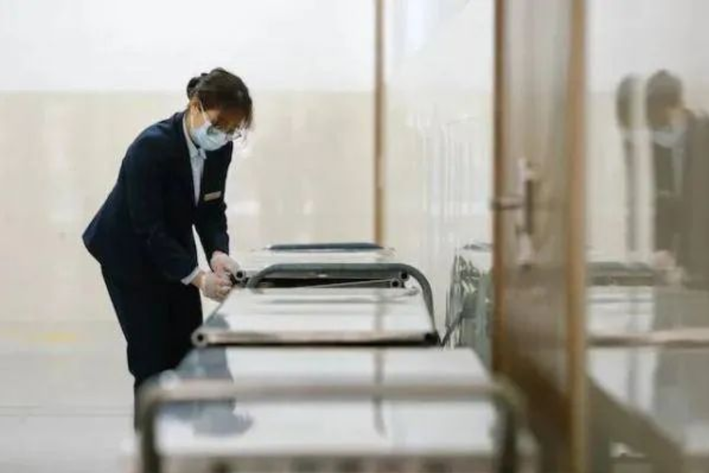 95后入殓师陈韵秋：每年处理400具遗体，从不用手直接触碰尸体