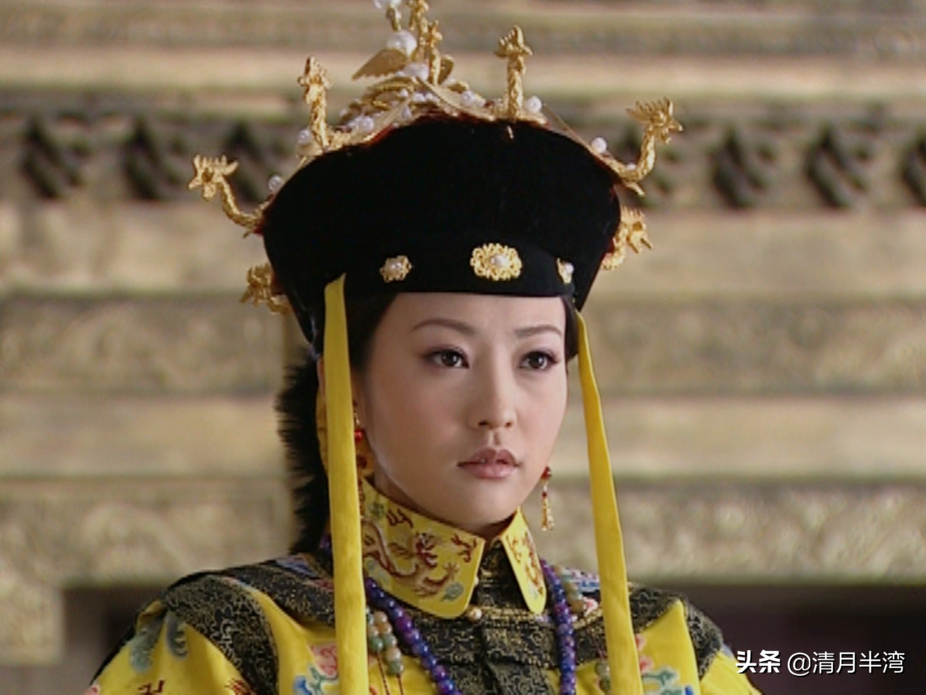 颜值高也不一定驾驭得了旗头装，能上清宫美人榜的，我只服这10位