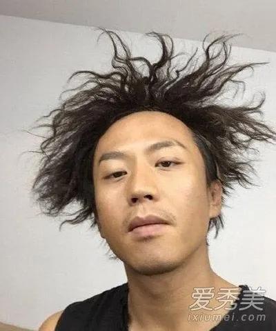 明星百年难得一见的滑稽照。真实的男神女神还不如镜子里的你