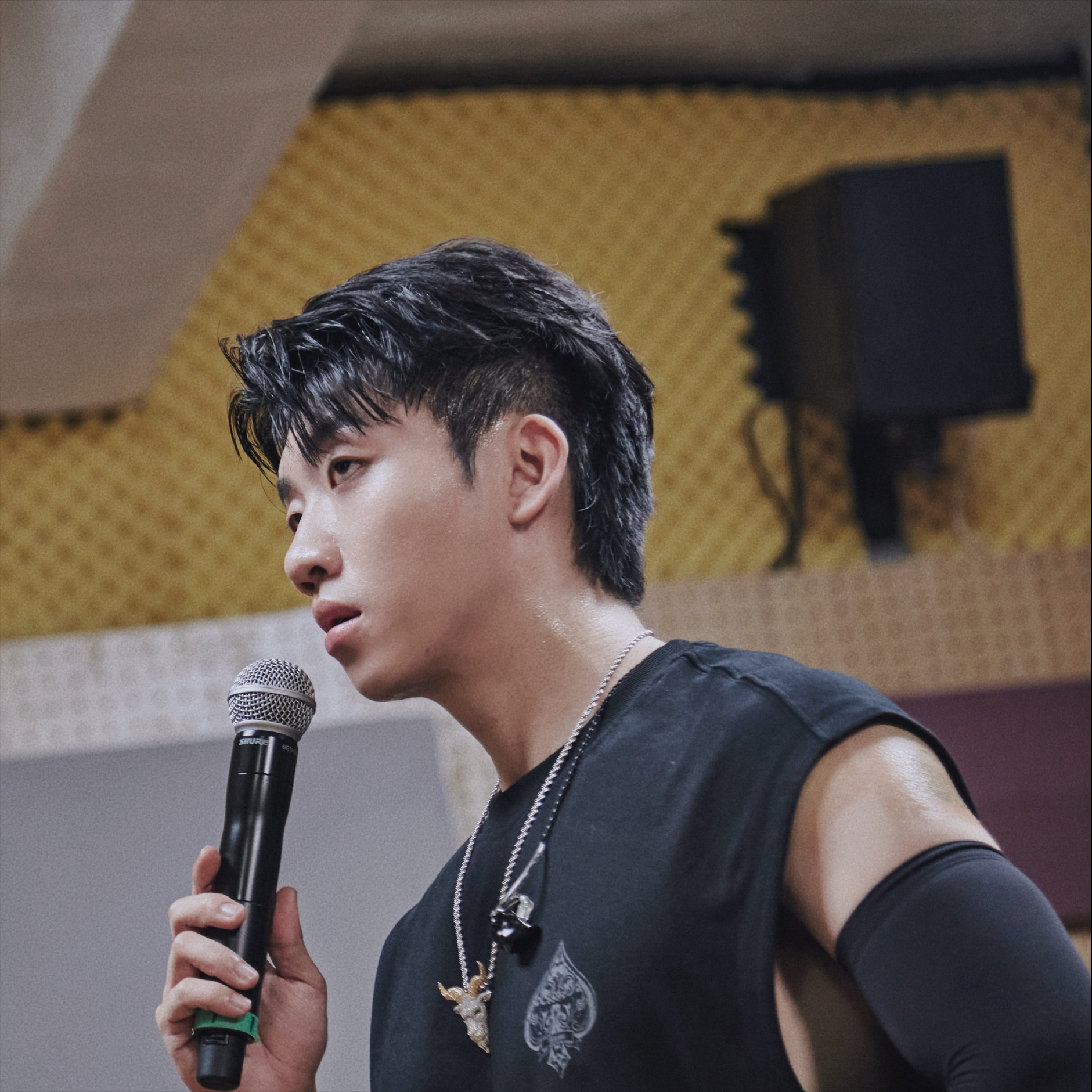 杨和苏飙脏话、那个男人被提及！说唱巅峰对决录制现场发生了什么