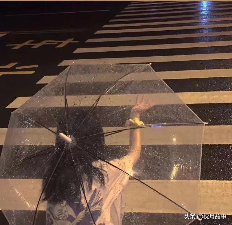 句子库‖你的过去我来不及参与，你的未来我奉陪到底