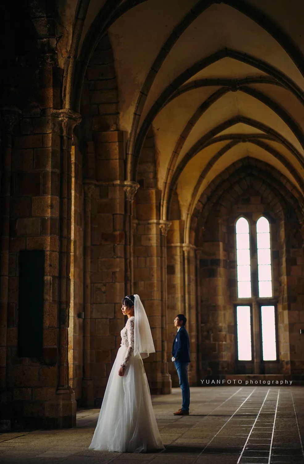 抱歉蹭热，看到周杰伦新专辑封面，回忆在圣米歇尔山的旅拍照片