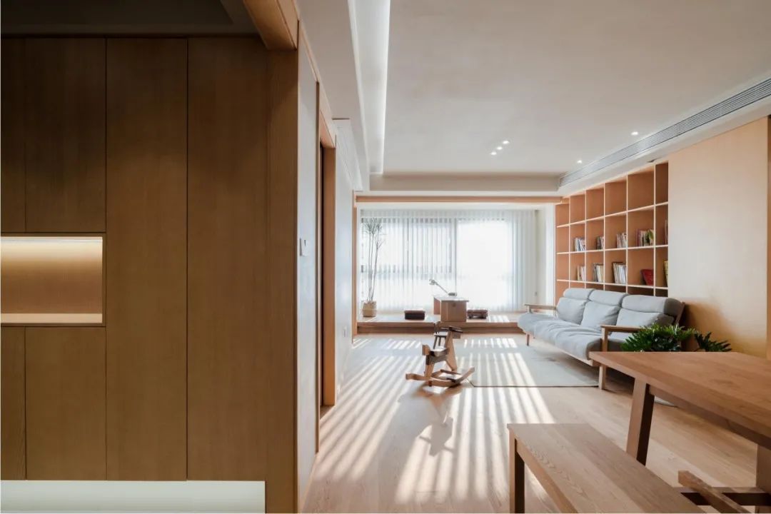 130m²原木和微水泥：这个显大又显通透的禅意之家，美到我了