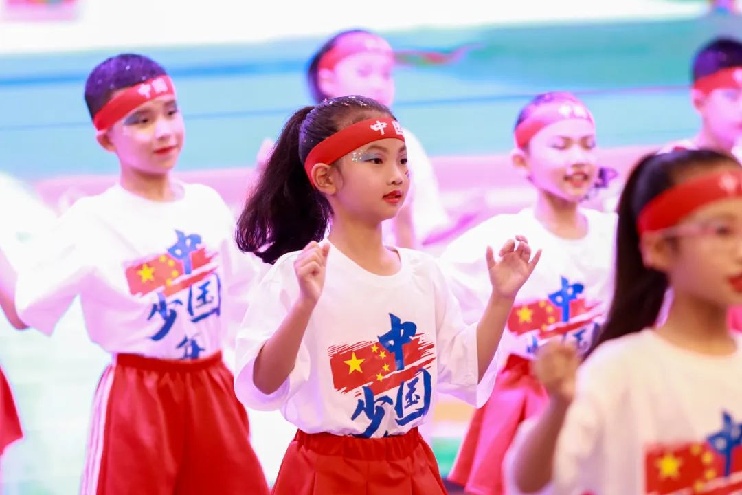 华阳实验小学举行“童星耀五月·艺术绽花开”群舞比赛（续）